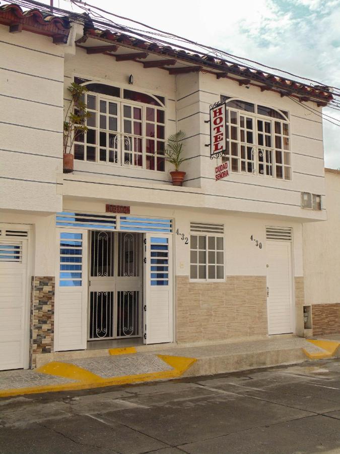 Hotel Ciudad Senora Buga Kültér fotó